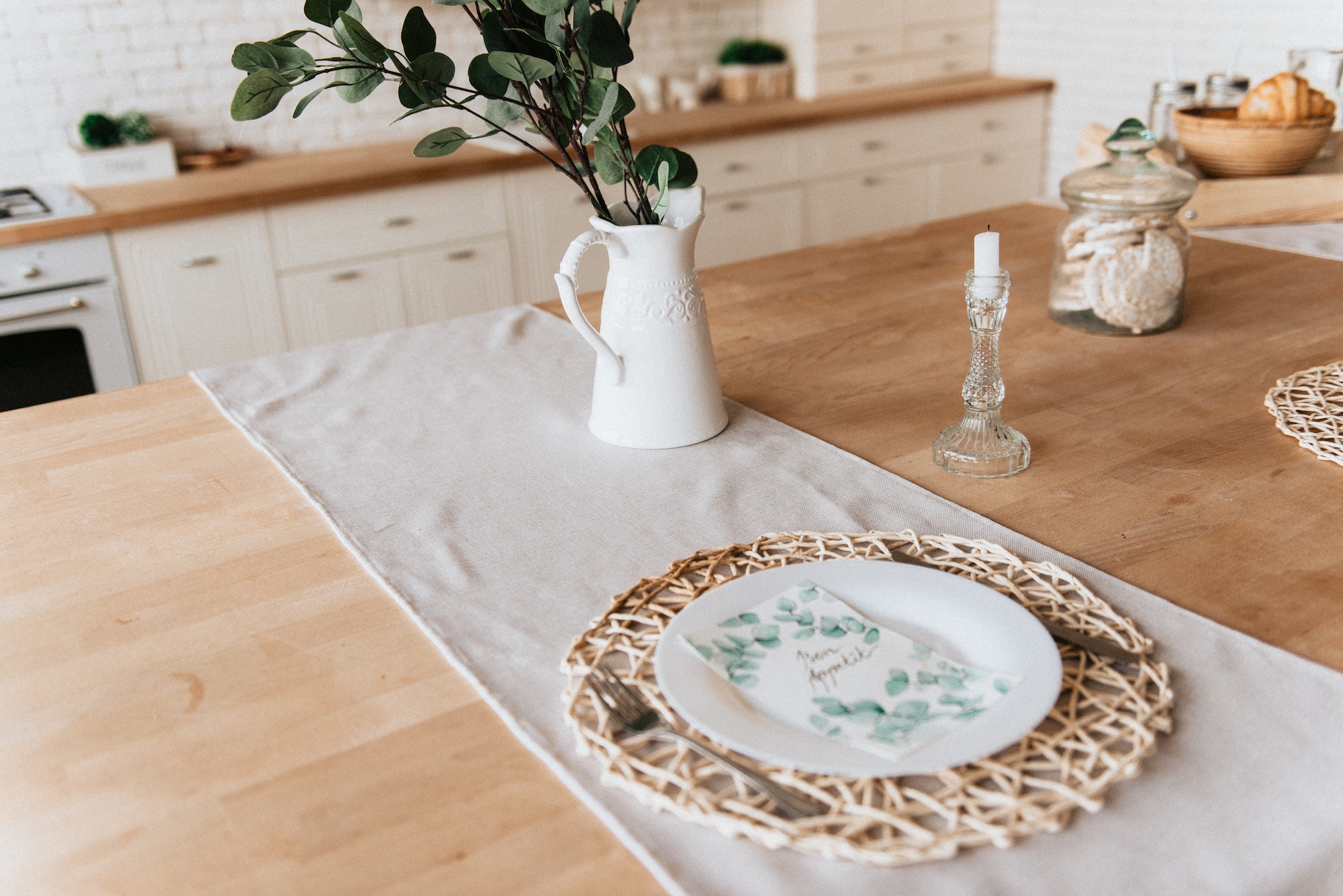 Tips Merawat Furniture Meja Kayu Custom